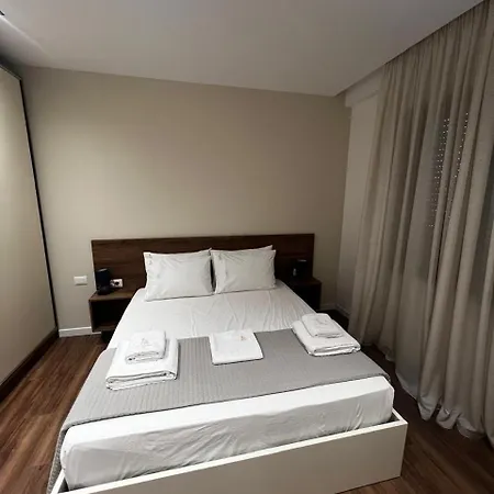 Luxe Haven New Bazzar 5 Lägenhet Tirana