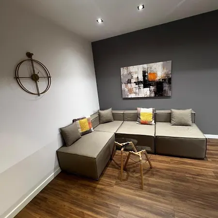 Luxe Haven New Bazzar 5 Lägenhet Tirana