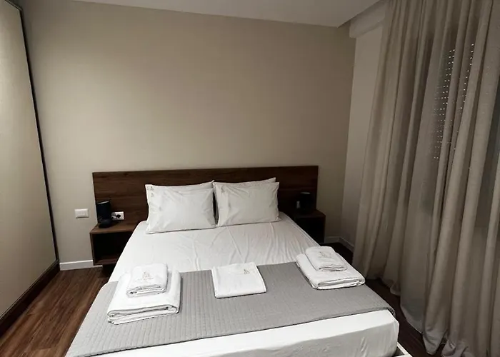 Luxe Haven New Bazzar 5 Lägenhet Tirana