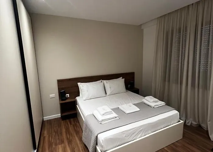 Lägenhet Luxe Haven New Bazzar 5 Tirana