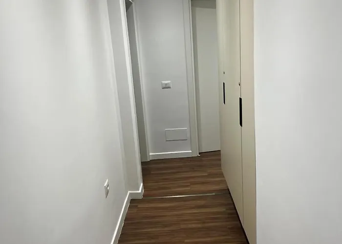 Luxe Haven New Bazzar 5 Lägenhet Tirana